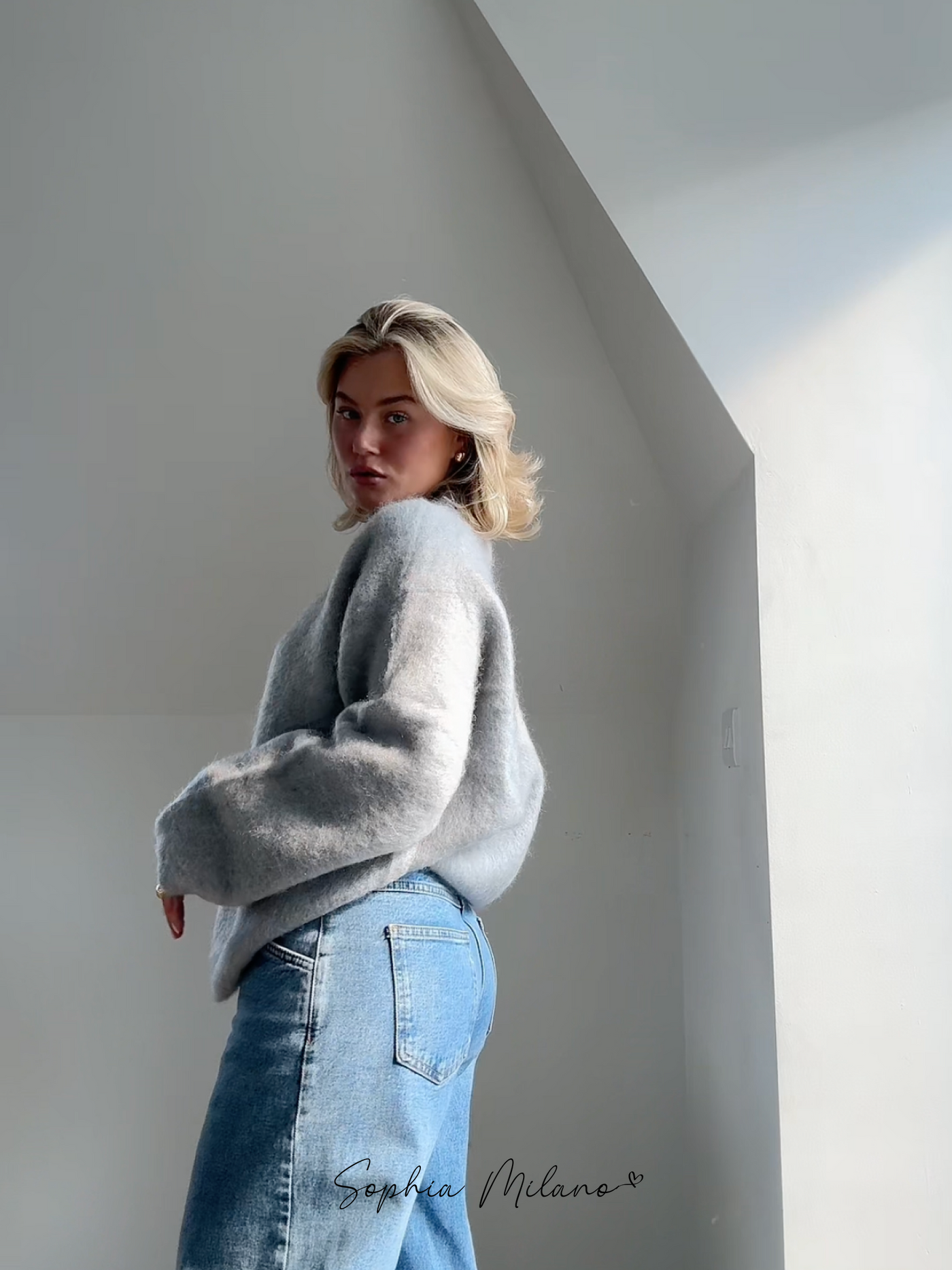Mira | Viral Crewneck sweater