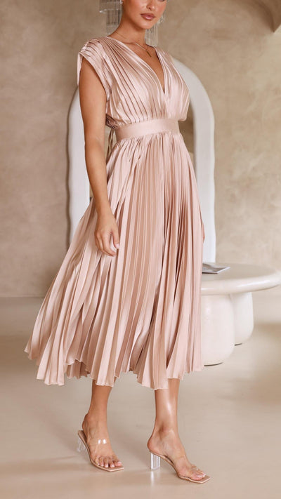 Marianne™ | Elegant Pleated Dress