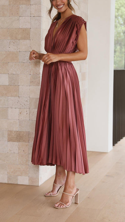 Marianne™ | Elegant Pleated Dress